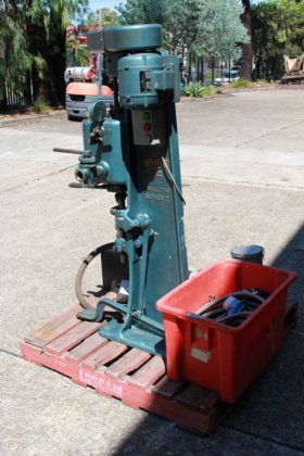 John Heine 真空罐封罐机