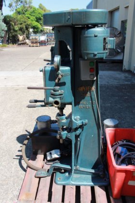 John Heine 真空罐封罐机