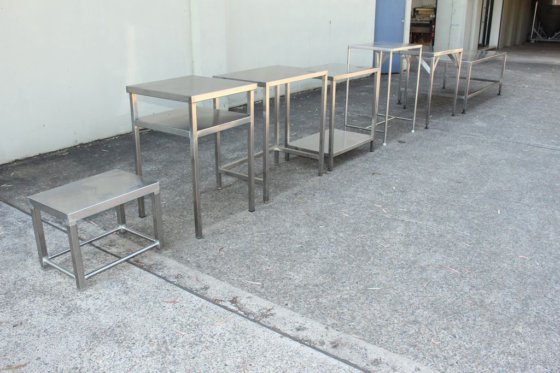 ステンレス製テーブル