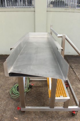 Metfab 不锈钢振动给料机