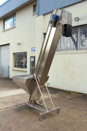 S/S フレームのクリート付きベルト エレベーター