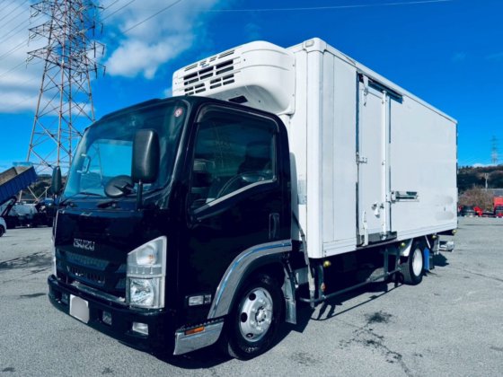 2015 いすゞ TRG-NPR85AN