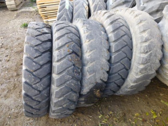 その他 ホイール式油圧ショベル用夏タイヤ