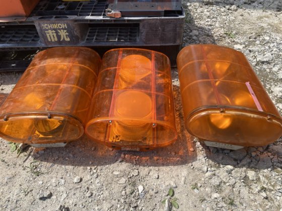 その他 回転灯　中