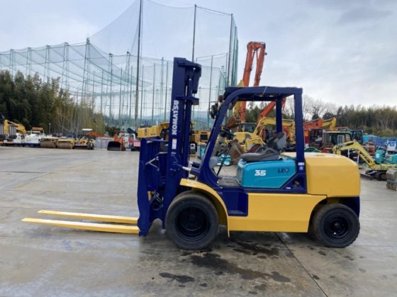コマツ FD35W-7