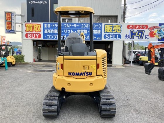 2016 コマツ PC30MR-5