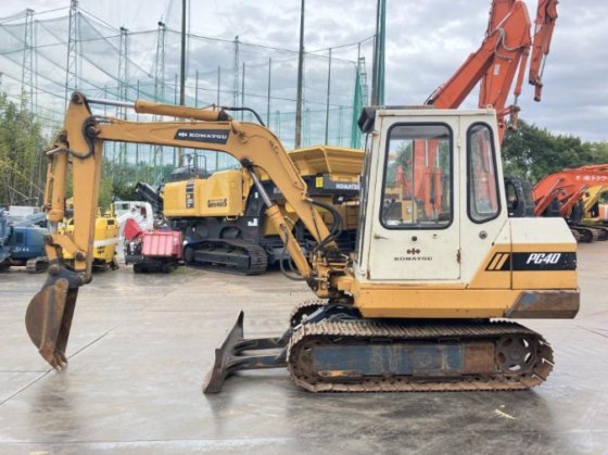 コマツ PC40-2