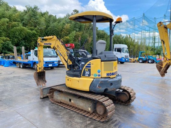 2015 コマツ PC30MR-3