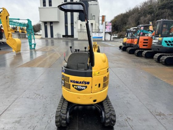 2010 コマツ PC10UU-5