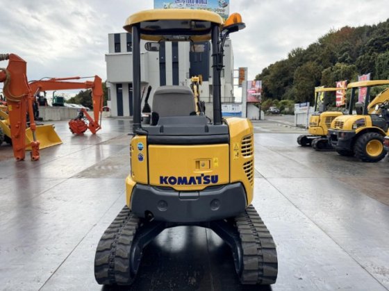 2012 コマツ PC30MR-3