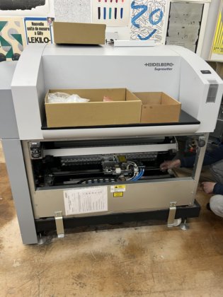 2010年製版用コンピュータ ハイデルベルグ・スープラセッターA52-A74