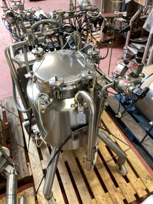 2001 不锈钢罐 96 升