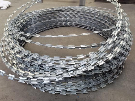 飞鸿刀片刺绳机