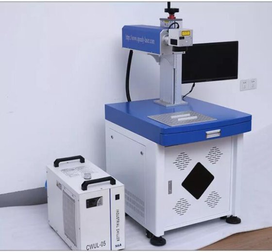 HOLYLASER UV-LASER-SANDSTRAHLMASCHINE FÜR GLASBECHER