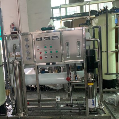 净水系统 用于化妆品、制药、化工、食品和饮用水的反渗透 RO 水处理系统