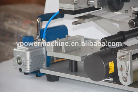 LT60 半自动扁平瓶不干胶贴标机，适用于扁平表面、洗发水、洗衣粉