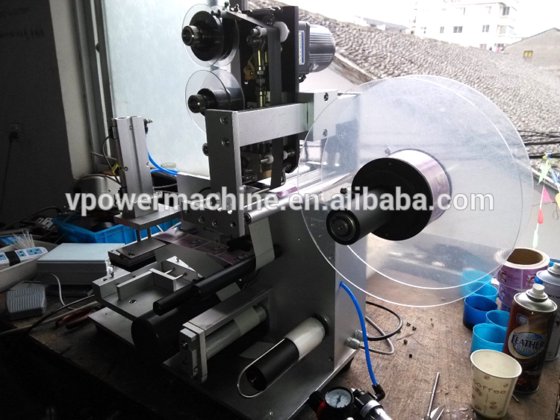 LT60D 半自动平面贴标机,带用于平面、方瓶的喷码机