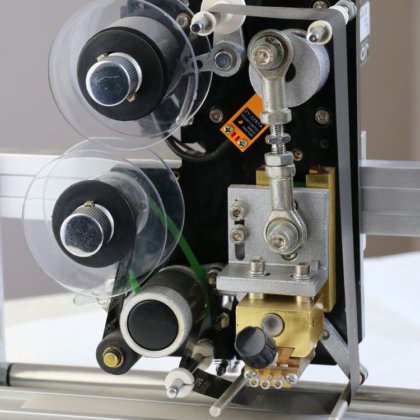 用于自动颗粒包装机的电动联动批次到期和有效期打码印刷机制造商