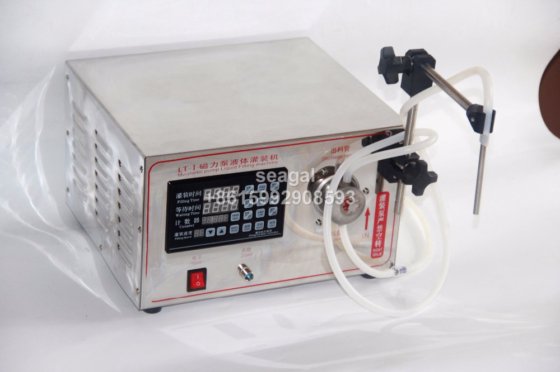 半自动单喷嘴磁力泵液体灌装机 用于软饮料、香水、油、饮料、化妆品液体灌装