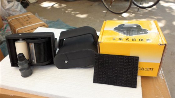 手动纸盒印刷墨辊印刷机 滚码印刷机，用于纸盒的手动滚码机