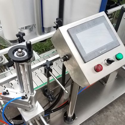 制造商定制的自动灭火器贴标机 大圆瓶贴标机