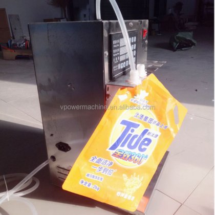 用于饮料、牛奶、多包装的台式自动水口小袋灌装旋盖机