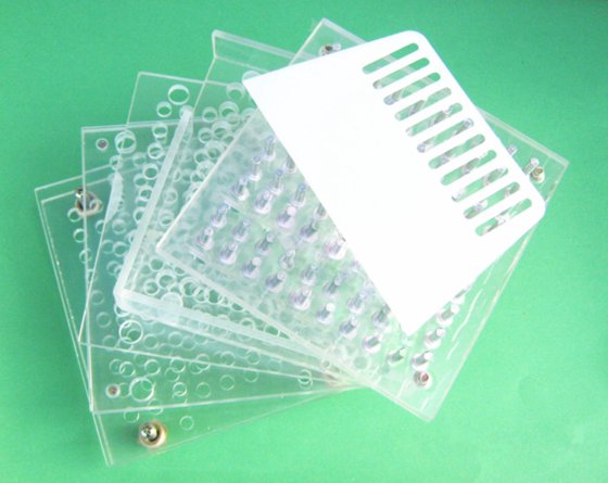 用于药用粉末的带捣实工具的高质量 100 孔 000 手动胶囊充填机