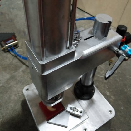 小型气动手工橄榄油冷加工皂商标压印机