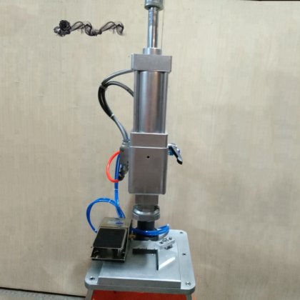 小型气动手工橄榄油冷加工皂商标压印机