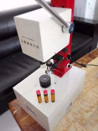 广州工厂用于护发、护肤品、化妆品、清洁、洗涤的口服液封盖压盖机