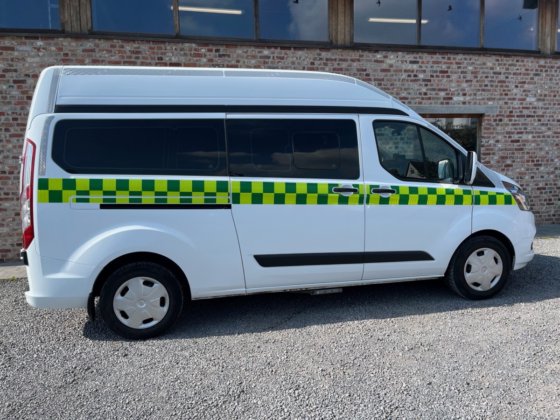 2021年式フォード トランジット カスタム 救急車 L2H2