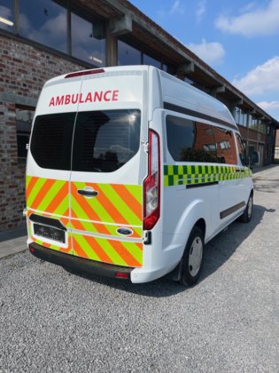 2021年式フォード トランジット カスタム 救急車 L2H2