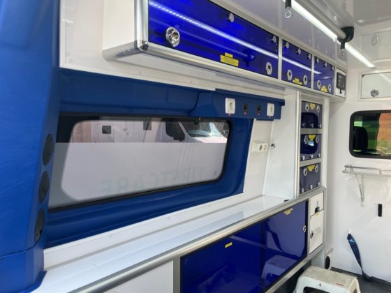 2021年式フォード トランジット カスタム 救急車 L2H2