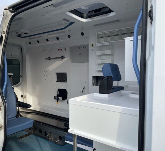 2018款梅赛德斯-奔驰316 CDI救护车 L2H2