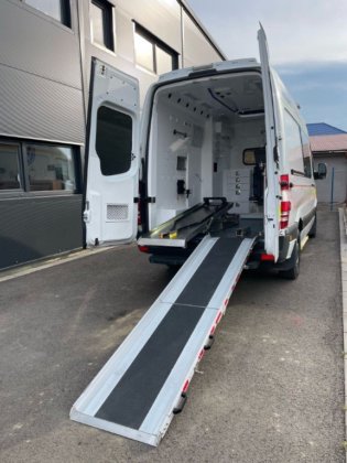 2018款梅赛德斯-奔驰316 CDI救护车 L2H2