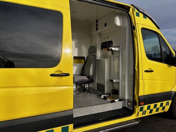 2015款梅赛德斯-奔驰 316 CDI 救护车 L2H2