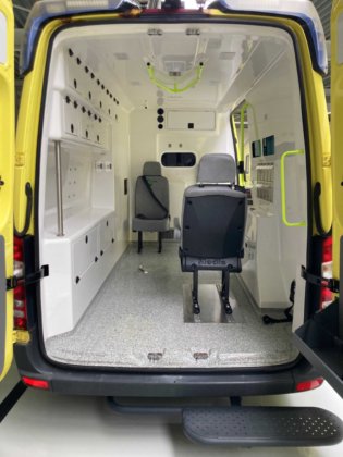 2015款梅赛德斯-奔驰 316 CDI 救护车 L2H2