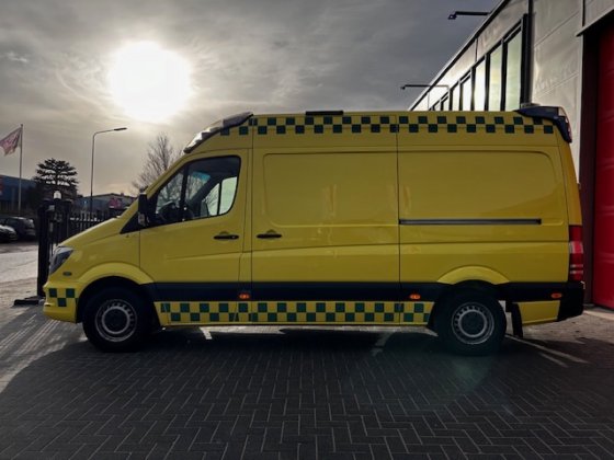 2015款梅赛德斯-奔驰 316 CDI 救护车 L2H2