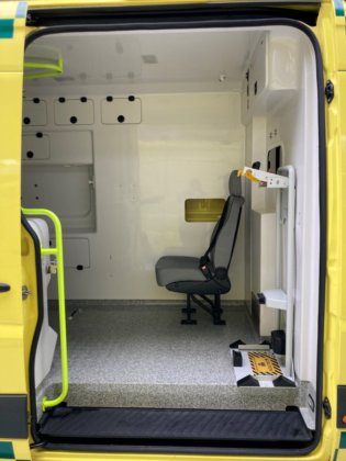 2015款梅赛德斯-奔驰 316 CDI 救护车 L2H2