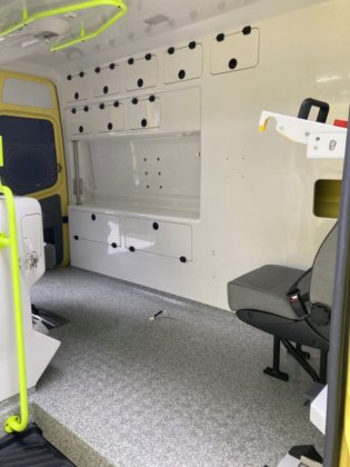 2015款梅赛德斯-奔驰 316 CDI 救护车 L2H2