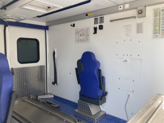 2018款奔驰419救护车集装箱