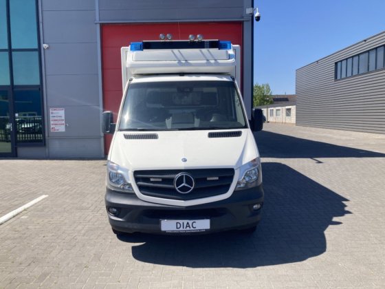 2018款奔驰419救护车集装箱