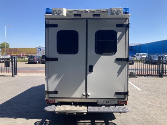 2018款奔驰419救护车集装箱