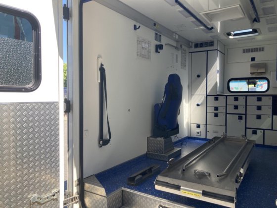 2018款奔驰419救护车集装箱