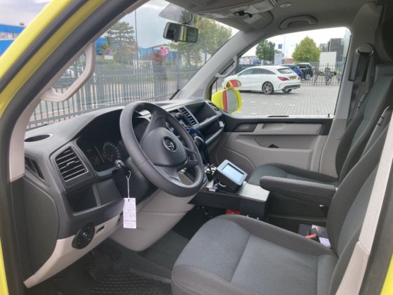 2017年式フォルクスワーゲンT6救急車