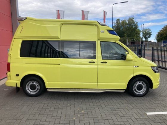 2017年式フォルクスワーゲンT6救急車