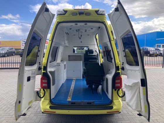 2017年式フォルクスワーゲンT6救急車