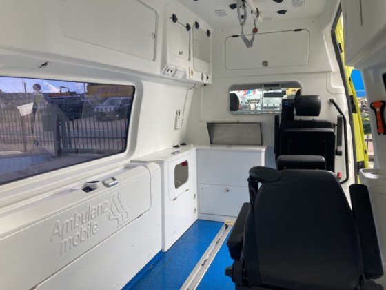 2017年式フォルクスワーゲンT6救急車