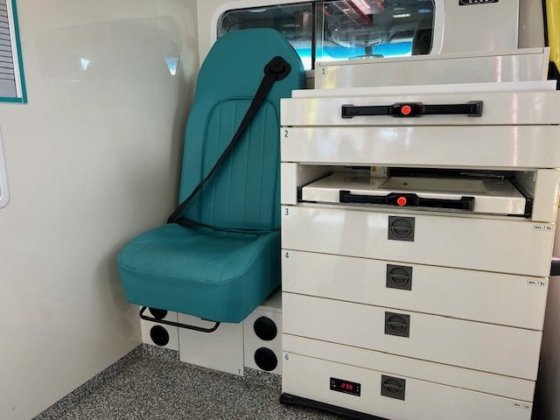 2018款梅赛德斯-奔驰319 Cdi柴油救护车L2H2