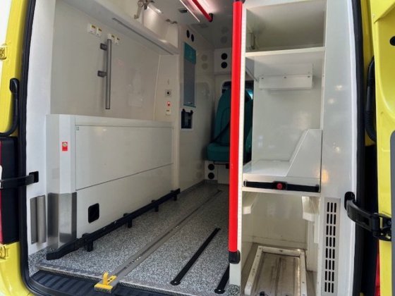 2018款梅赛德斯-奔驰319 Cdi柴油救护车L2H2